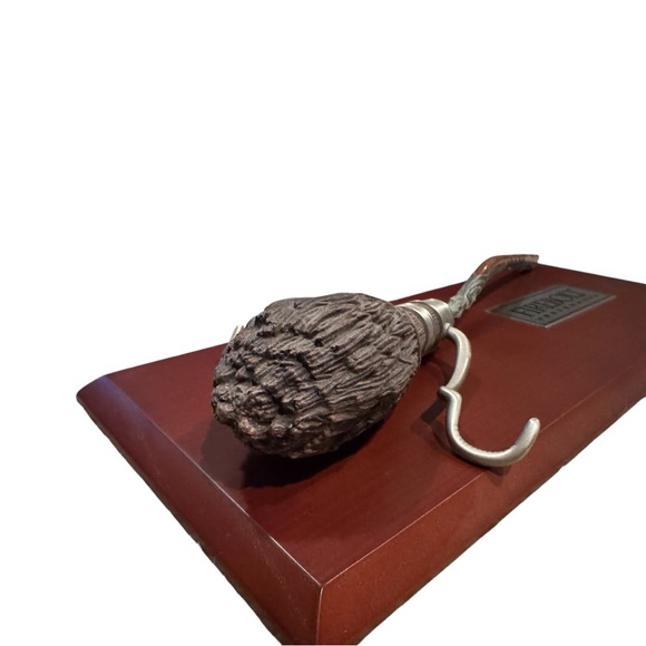 Harry Potter Firebolt Broom Metal Display Universal Studios WWOHP Collectible - Picture 5 of 7